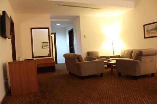 Al Fanar Palace Hotel