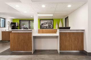 Hotel Super 8 By Wyndham Winnipeg West