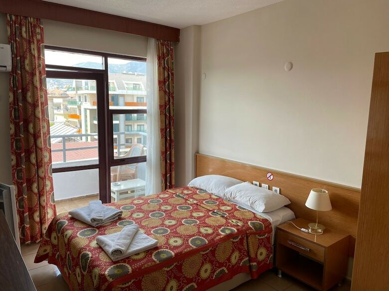 Rosella Hotel