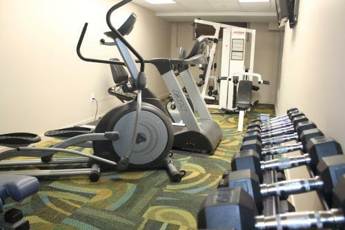 Hotel Vantage Inn & Suites