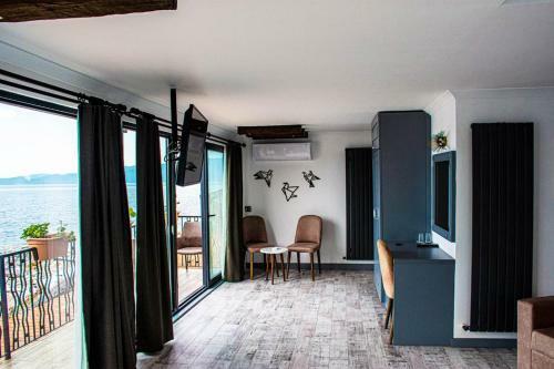 Assos Kervansaray Hotel