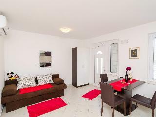 Hotel Apartments Mira
