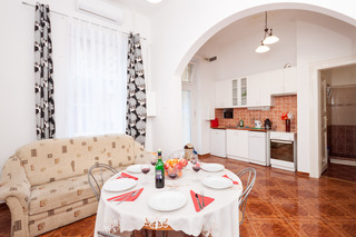 Like Home-city Centre-style Apartments