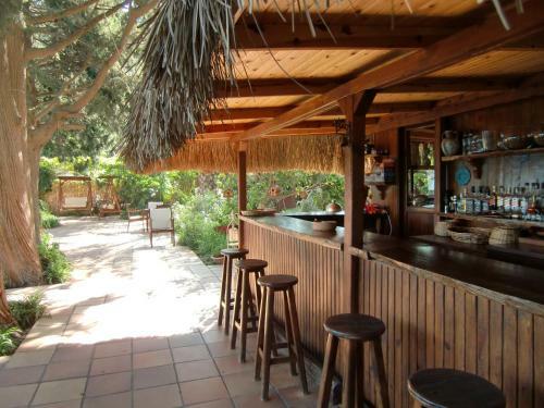 Hostal Hotel Happy Caretta