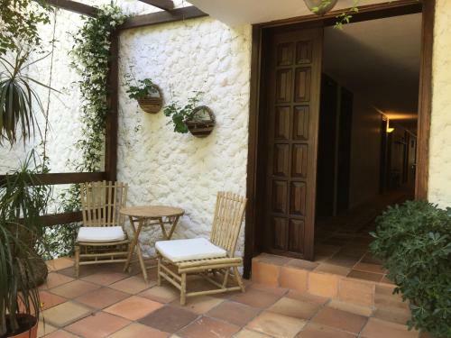 Hostal Hotel Happy Caretta