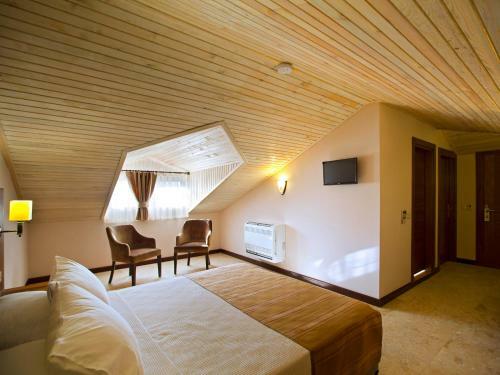 Montana Hotel