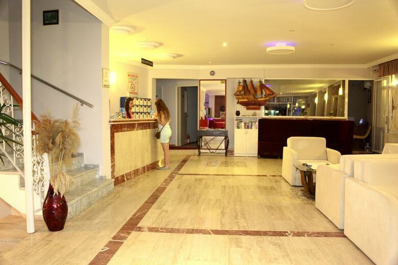 Hotel Caria Royal