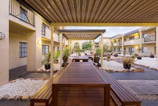 Parklands Hotel & Apartments