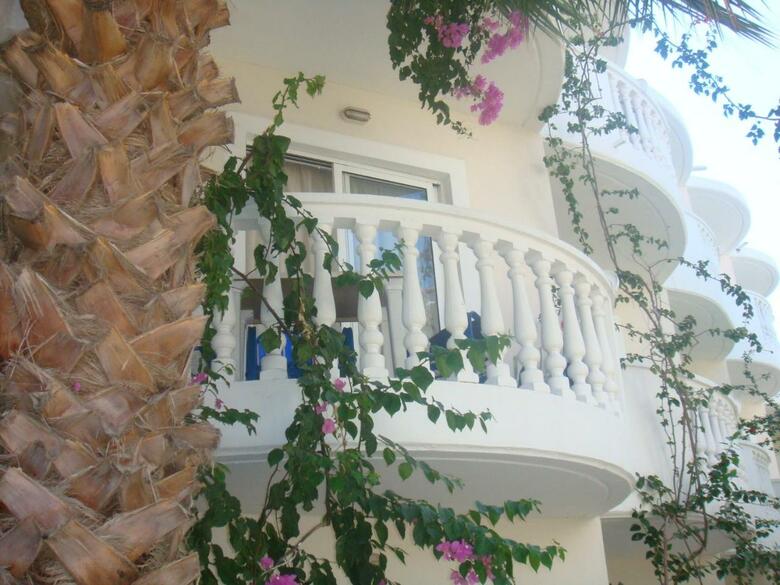 Apartamentos White Palace Studios