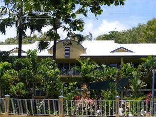 Hotel York Beachfront Holiday Apartments