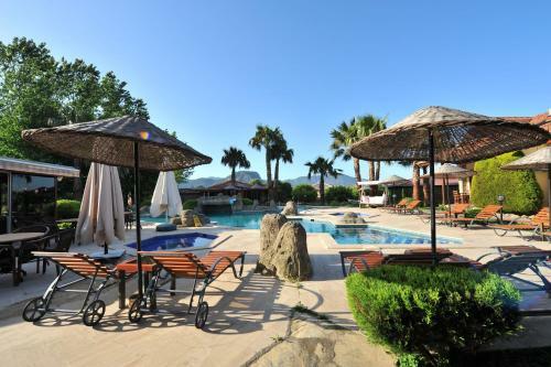 Grenadine Lodge