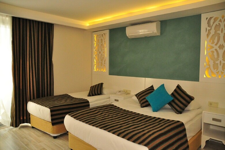 Aura Hotel