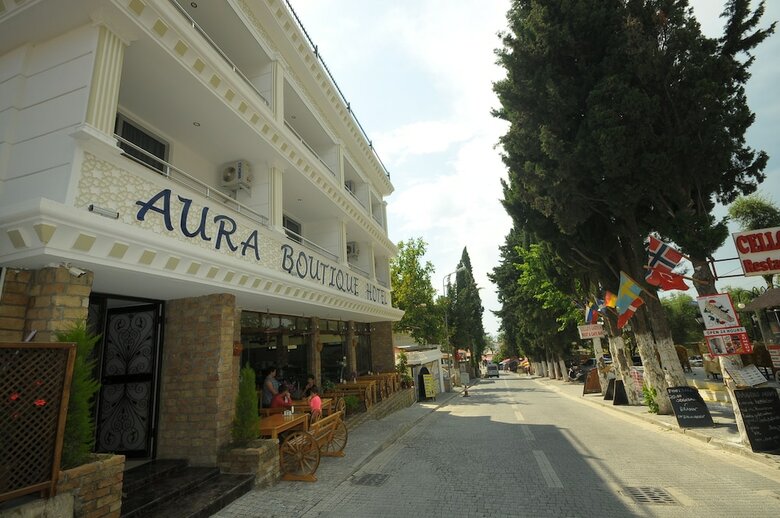 Aura Hotel