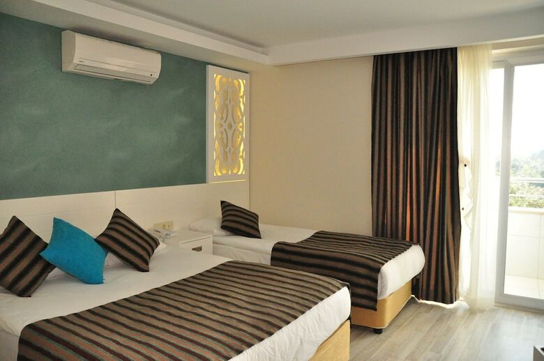 Aura Hotel