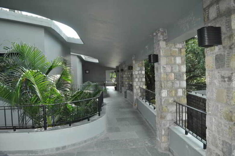 Hotel Aranya Safari Resort