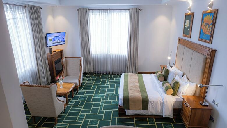 Hotel Araliya Green City