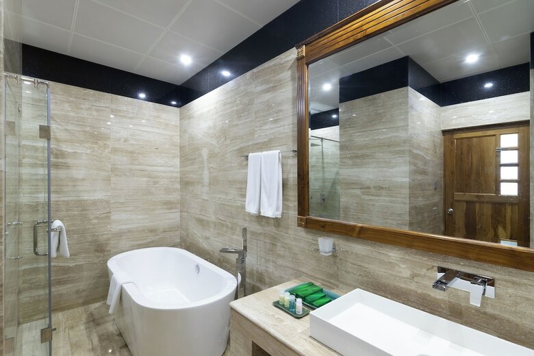 Hotel Araliya Green City