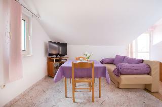 Hotel Apartments Carol