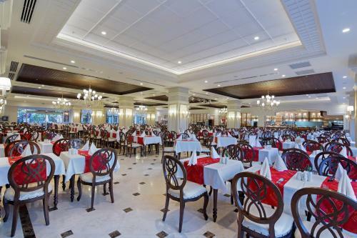 Hotel Crystal Palace Luxury Resort & Spa