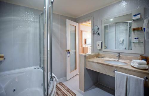 Hotel Crystal Palace Luxury Resort & Spa