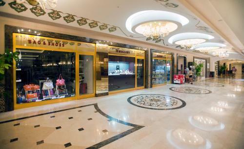 Hotel Crystal Palace Luxury Resort & Spa