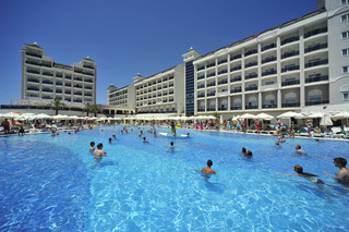 Lake & Riverside Hotel & Spa