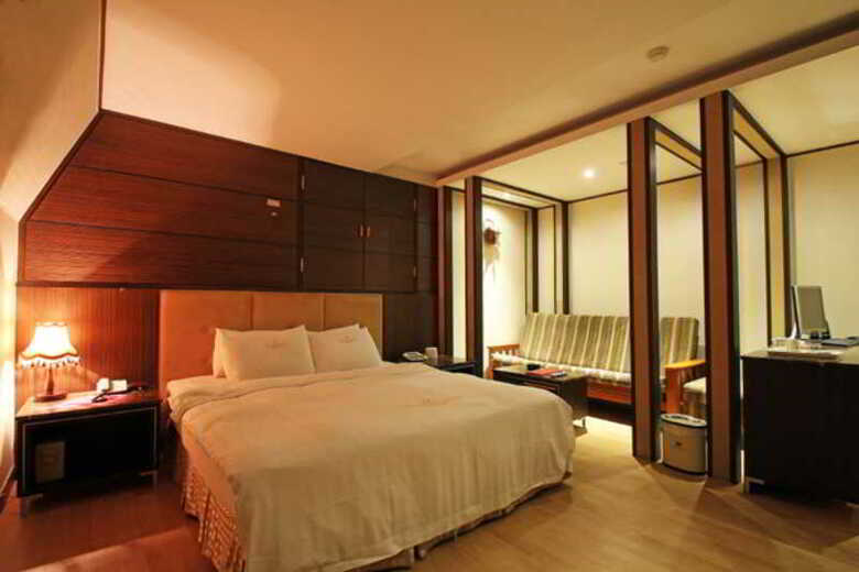 Reborn Suwon Silkroad Hotel