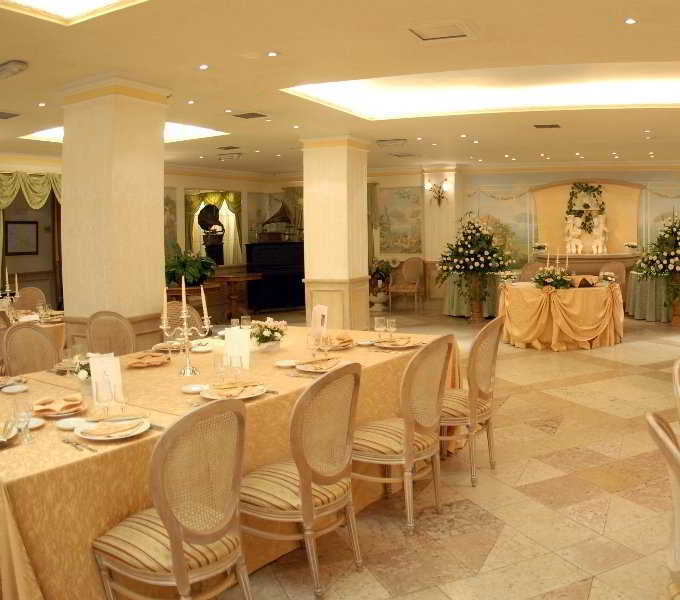 Hotel V7