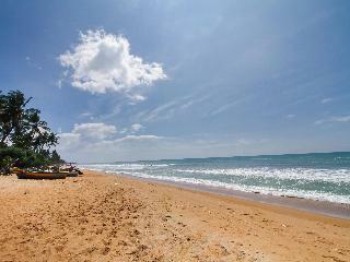Hotel Barasti Beach Resort