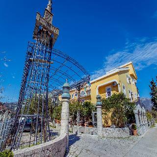 Hotel Pharos