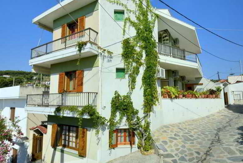 Apartamentos Eleni Studios