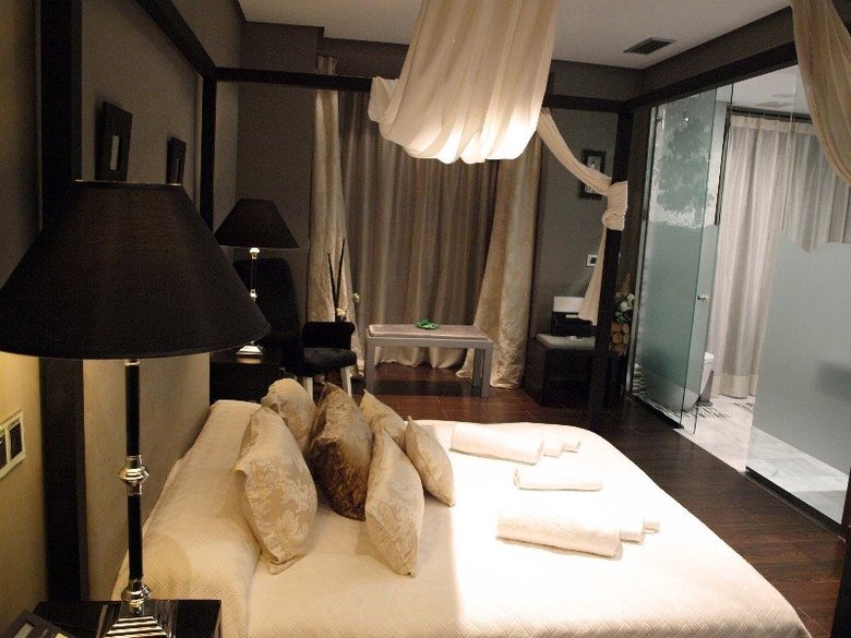 Los Almirantes Hotel