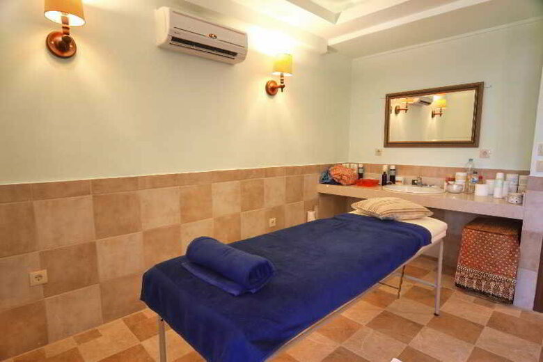 Kassandra Family Aparthotel & Spa