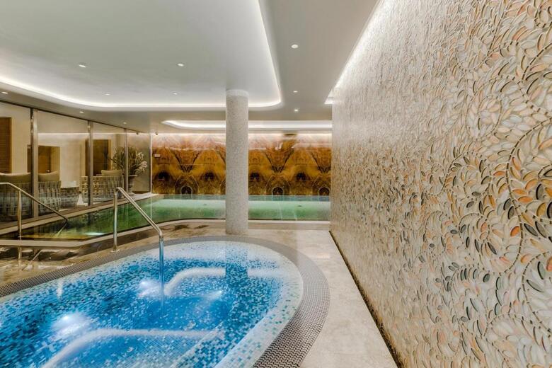 Grand Poet Hotel By Semarah