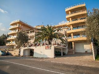 Hotel Raymond Apartments
