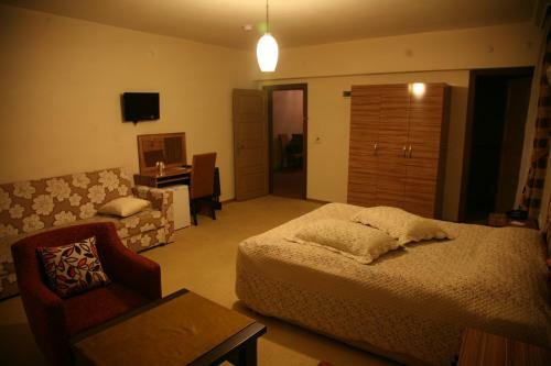 Aymini Hotel