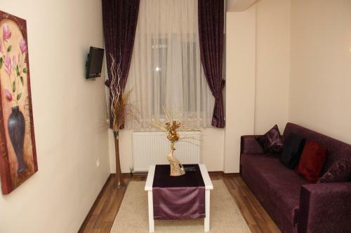 Aymini Hotel