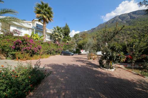 Morina Deluxe Hotel