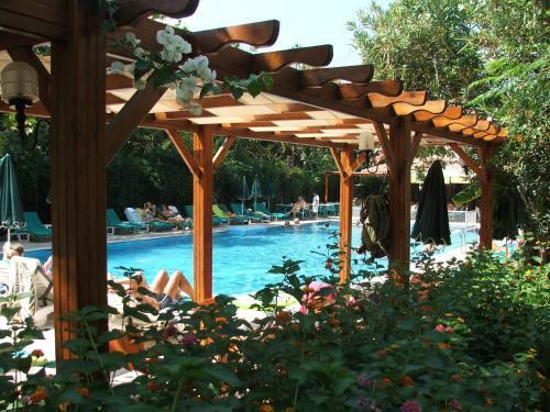 Hotel Perdikia Beach