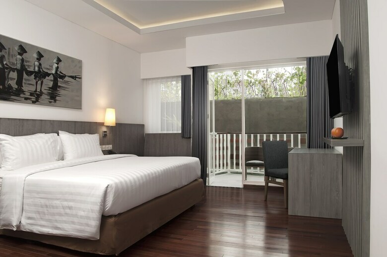Hotel Aston Canggu Beach Resort & Spa
