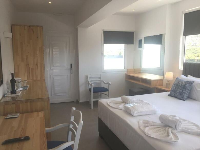Adamakis Hotel