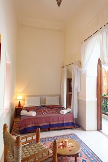 Riad White Flowers
