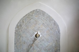 Riad White Flowers