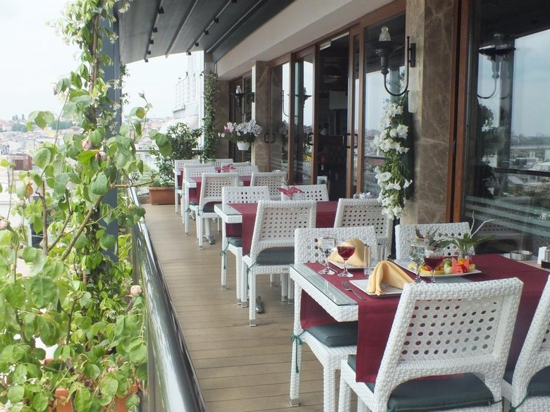Grand Asiyan Hotel