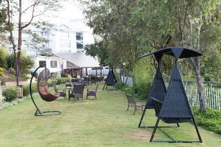 Hotel Sterling Terrace Greens