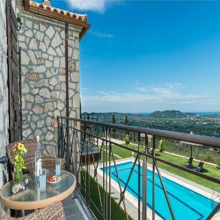 Hotel Agrikia Villa
