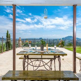 Hotel Agrikia Villa