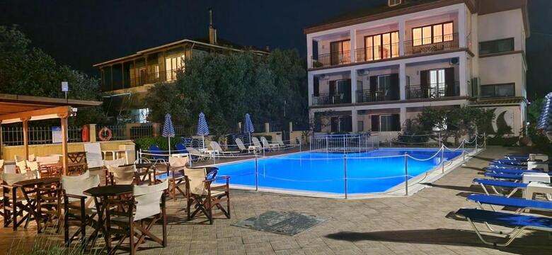 Apartamentos Christina Studios