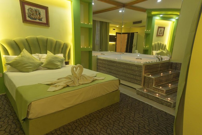 Hotel Diamond City