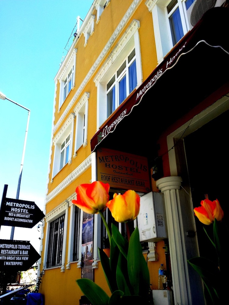 Hostal Metropolis Hostel & Guest House
